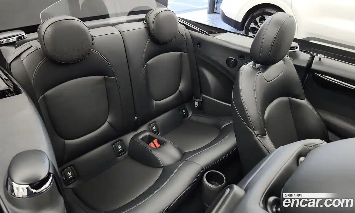 Mini Cooper Convertible 2018 1.5 Автомат в Москве № 207890, фото 13