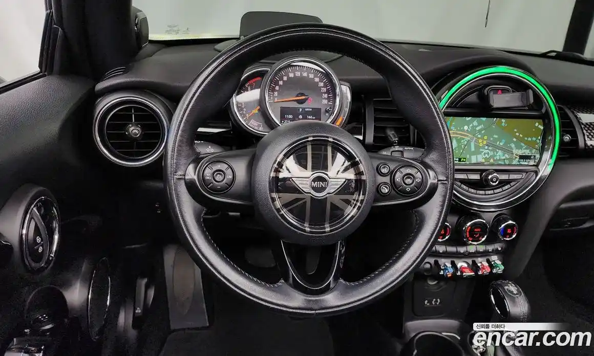 Mini Cooper Convertible 2018 1.5 Автомат в Москве № 207890, фото 14