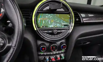 Mini Cooper Convertible 2018 1.5 Автомат в Москве № 207890, миниатюра 9