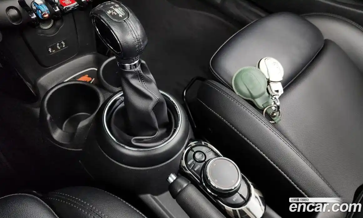 Mini Cooper Convertible 2018 1.5 Автомат в Москве № 207890, фото 10