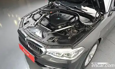 BMW 5-Series 2018 2.0 Автомат в Москве № 211108, миниатюра 2