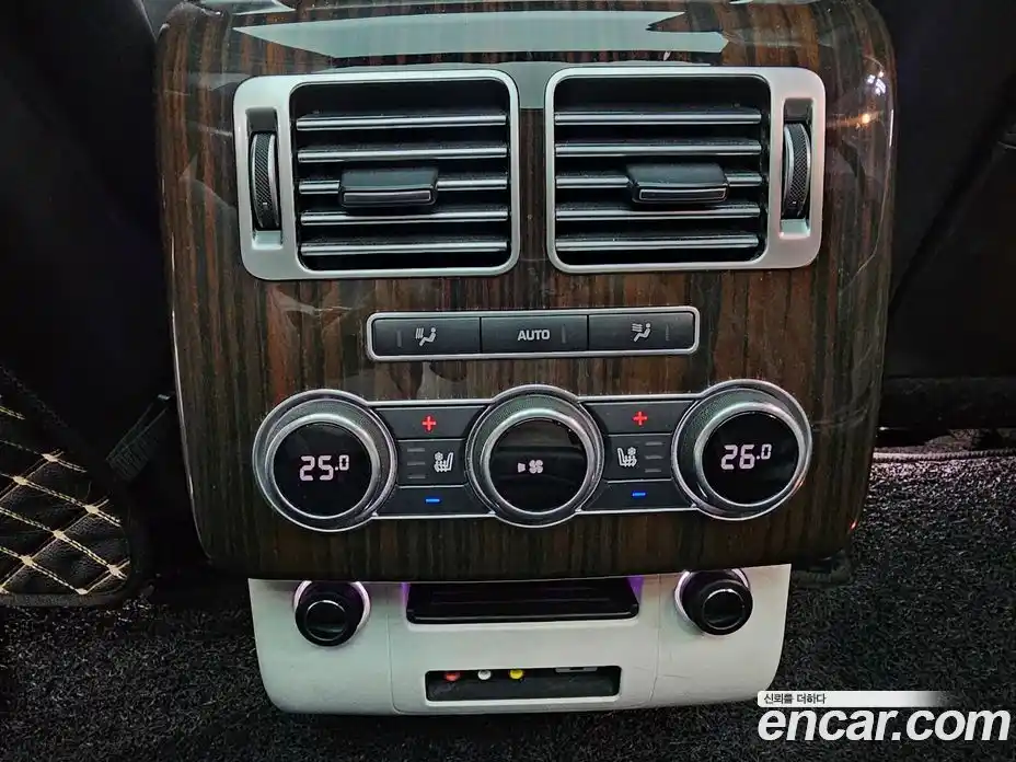 Land Rover Range-Rover 2016 4.4 Автомат в Москве № 213637, фото 14