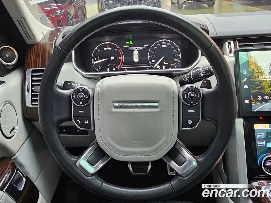 Land Rover Range-Rover 2016 4.4 Автомат в Москве № 213637, фото 10