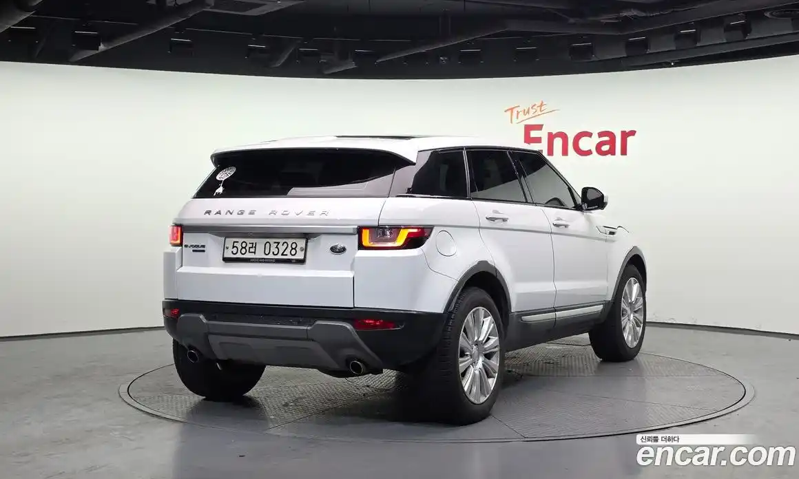Land Rover Range-Rover Evoque 2016 2.0 Автомат в Москве № 213670, фото 15