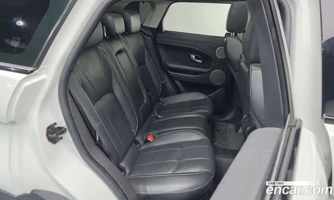 Land Rover Range-Rover Evoque 2016 2.0 Автомат в Москве № 213670, фото 17