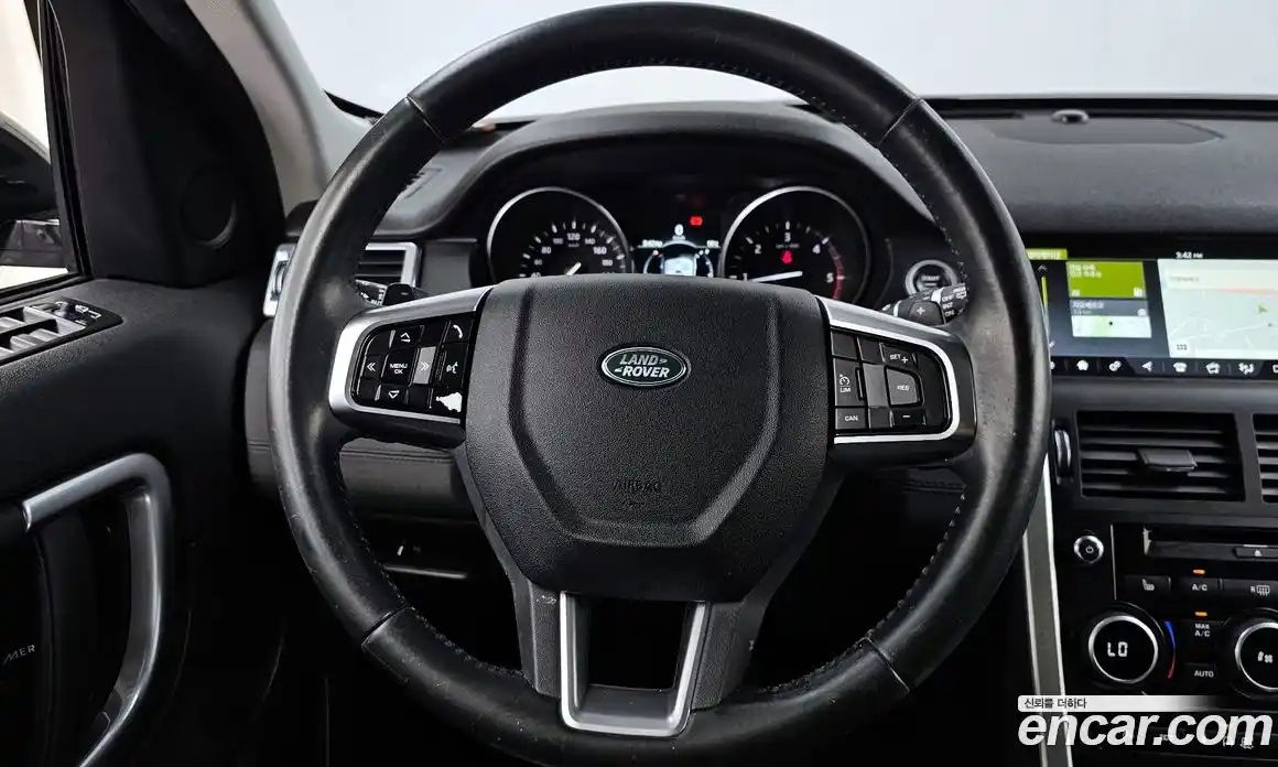 Land Rover Discovery Sport 2017 2.0 Автомат в Москве № 213702, фото 13