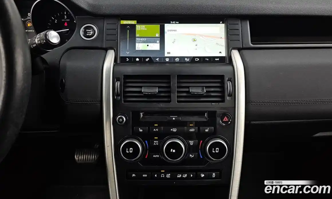 Land Rover Discovery Sport 2017 2.0 Автомат в Москве № 213702, фото 16