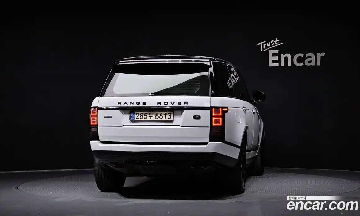 Land Rover Range-Rover 2014 4.4 Автомат в Москве № 213823, фото 17