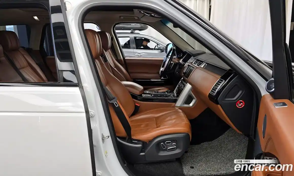 Land Rover Range-Rover 2014 4.4 Автомат в Москве № 213823, фото 4