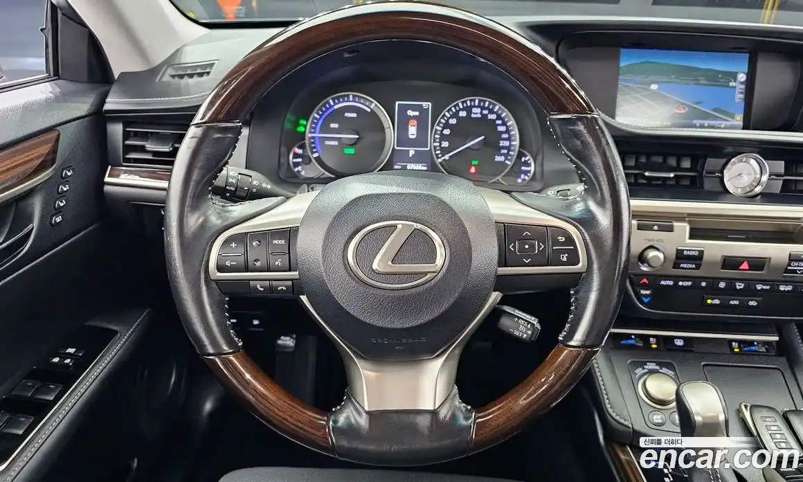 Lexus ES 2016 2.5 Автомат в Москве № 214629, фото 11