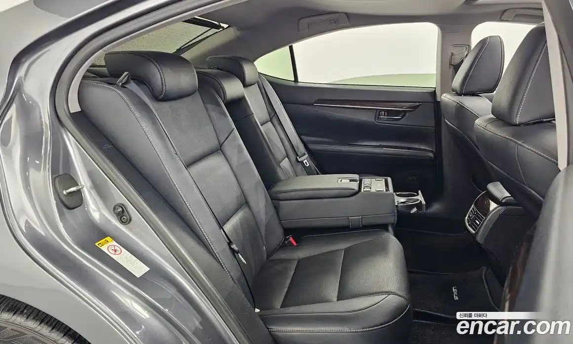 Lexus ES 2016 2.5 Автомат в Москве № 214629, фото 14