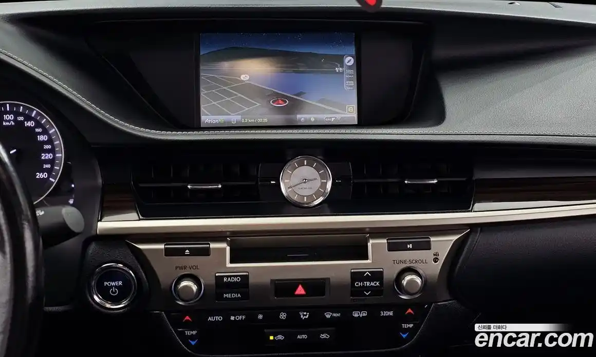 Lexus ES 2016 2.5 Автомат в Москве № 214629, фото 6