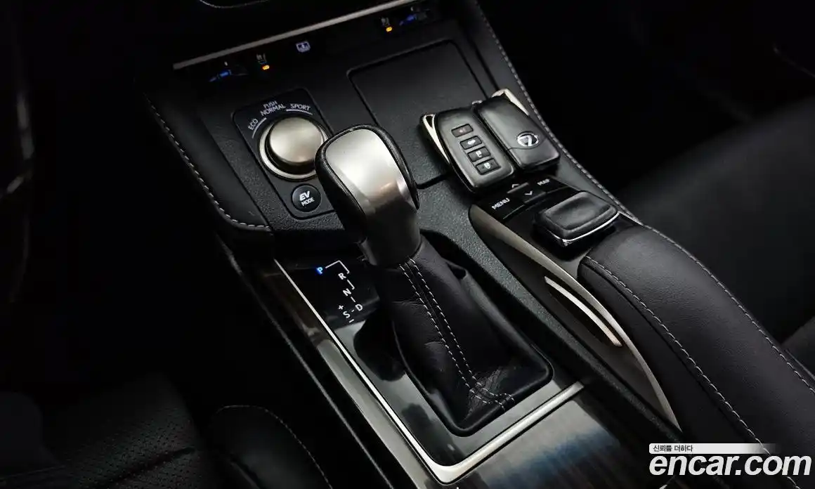 Lexus ES 2016 2.5 Автомат в Москве № 214629, фото 9