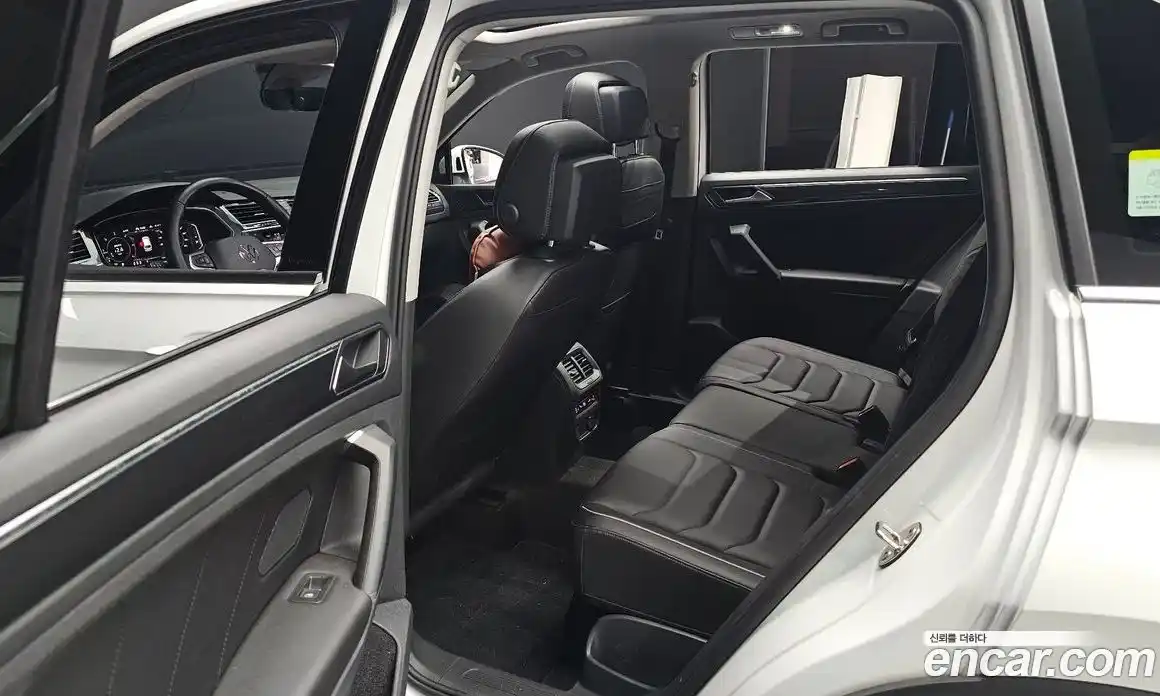 Volkswagen Tiguan 2023 2.0 Автомат в Москве № 214872, фото 20