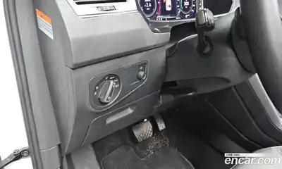 Volkswagen Tiguan 2023 2.0 Автомат в Москве № 214872, миниатюра 2