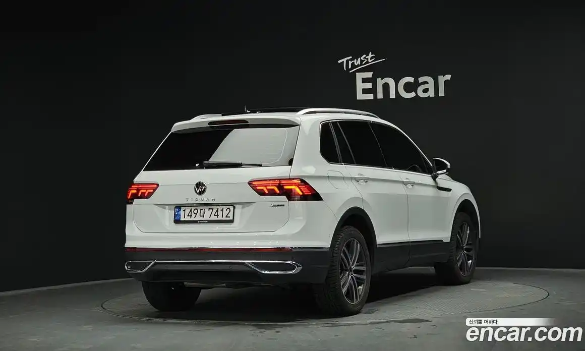 Volkswagen Tiguan 2023 2.0 Автомат в Москве № 214872, фото 3