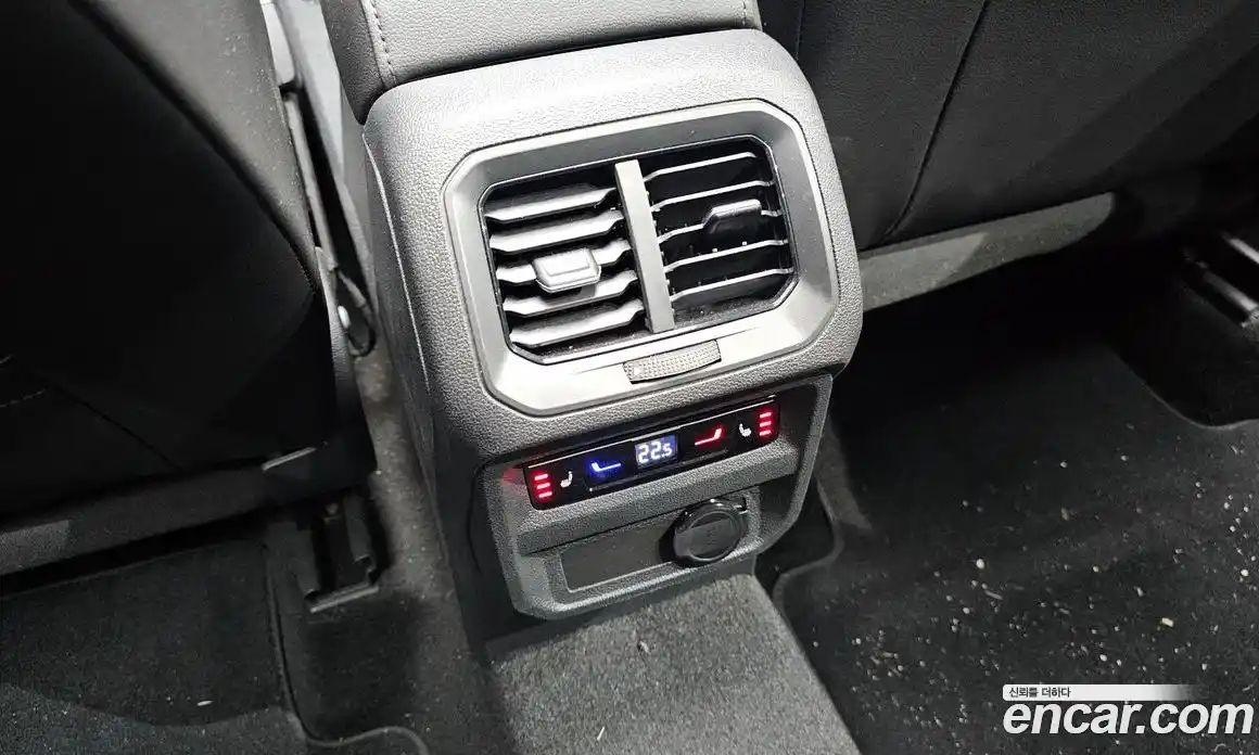 Volkswagen Tiguan 2023 2.0 Автомат в Москве № 214872, фото 8