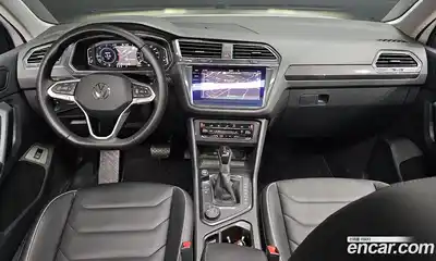 Volkswagen Tiguan 2023 2.0 Автомат в Москве № 214872, миниатюра 10