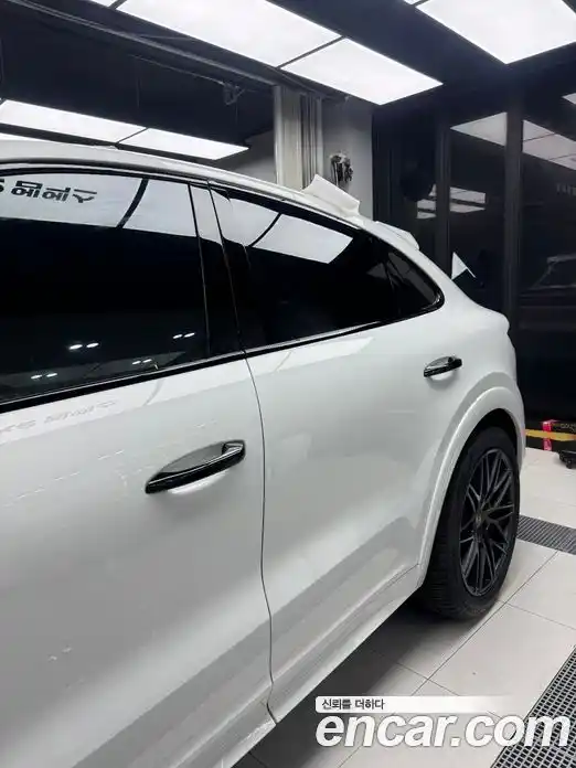 Porsche Cayenne 2025 4.0 Автомат в Москве № 225692, фото 17