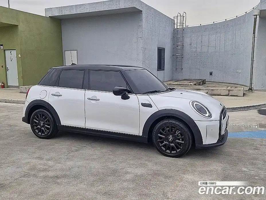 Mini Cooper 2024 1.5 Автомат в Москве № 226345, фото 3
