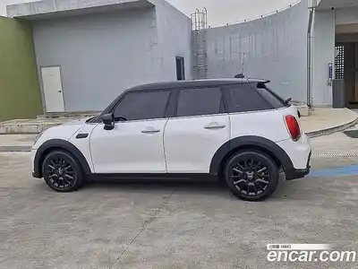 Mini Cooper 2024 1.5 Автомат в Москве № 226345, миниатюра 5