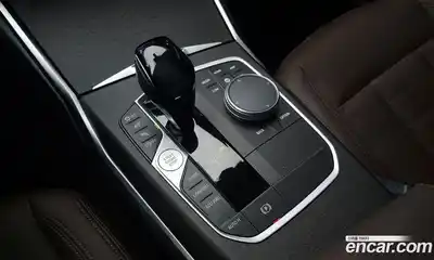 BMW 3-Series 2020 2.0 Автомат в Москве № 228423, миниатюра 9