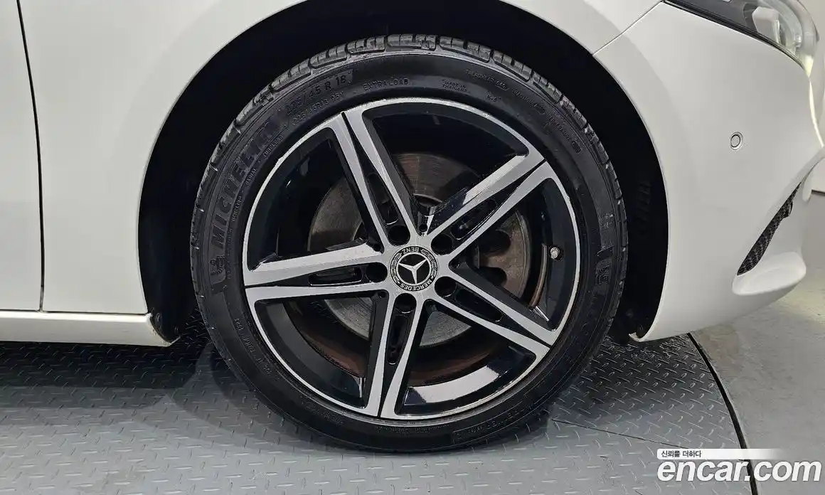 Mercedes-Benz A-Class 2020 2.0 Автомат в Москве № 229482, фото 17