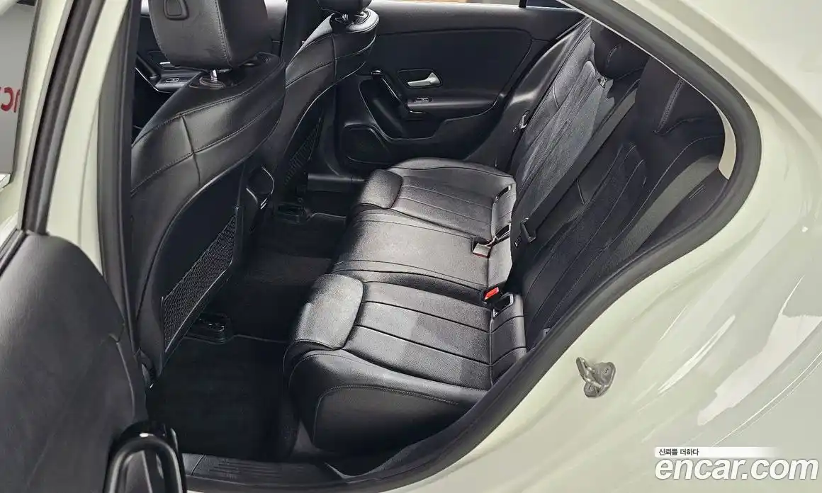 Mercedes-Benz A-Class 2020 2.0 Автомат в Москве № 229482, фото 9