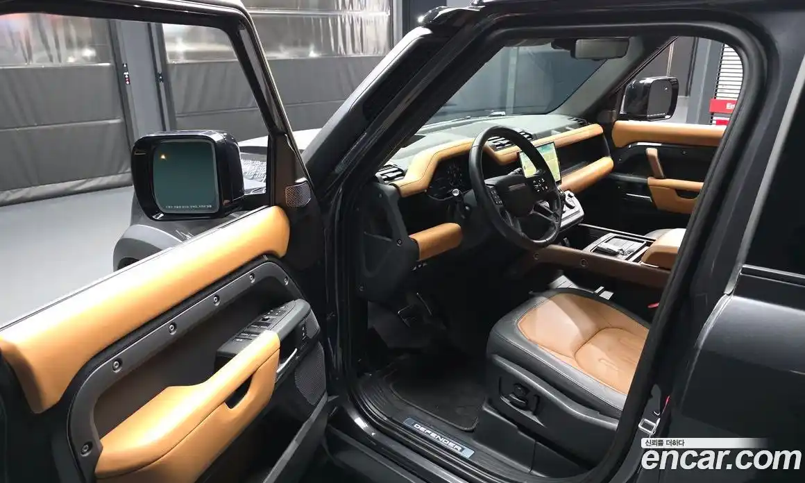 Land Rover Defender 2023 3.0 Автомат в Москве № 231230, фото 16