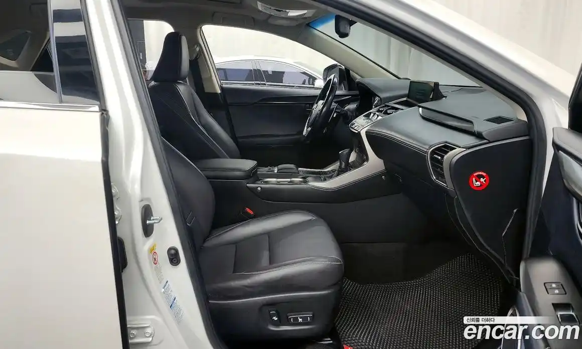 Lexus NX 2018 2.5 Автомат в Москве № 232025, фото 20