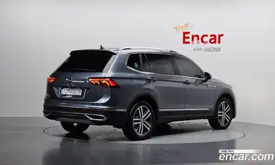 Volkswagen Tiguan 2022 2.0 Автомат в Москве № 232069, миниатюра 2