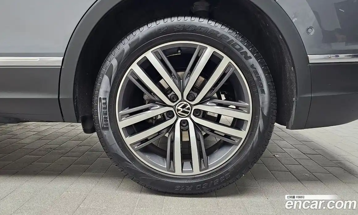 Volkswagen Tiguan 2022 2.0 Автомат в Москве № 232069, фото 5