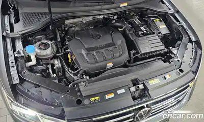 Volkswagen Tiguan 2022 2.0 Автомат в Москве № 232069, миниатюра 6