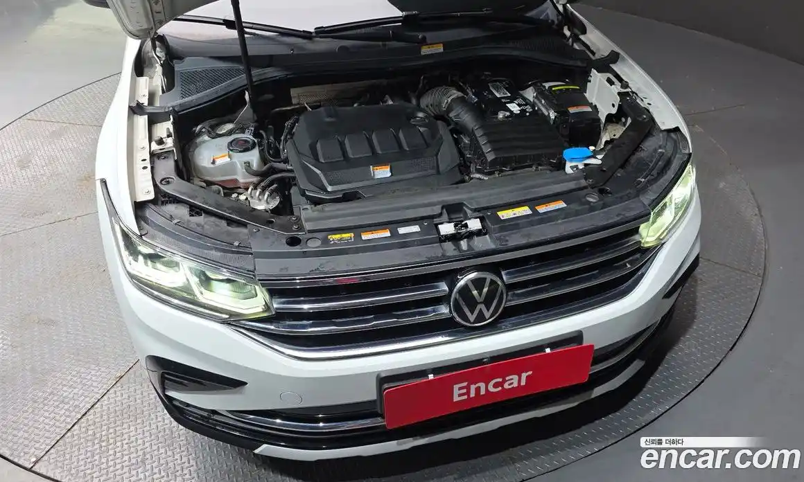 Volkswagen Tiguan 2022 2.0 Автомат в Москве № 232152, фото 3