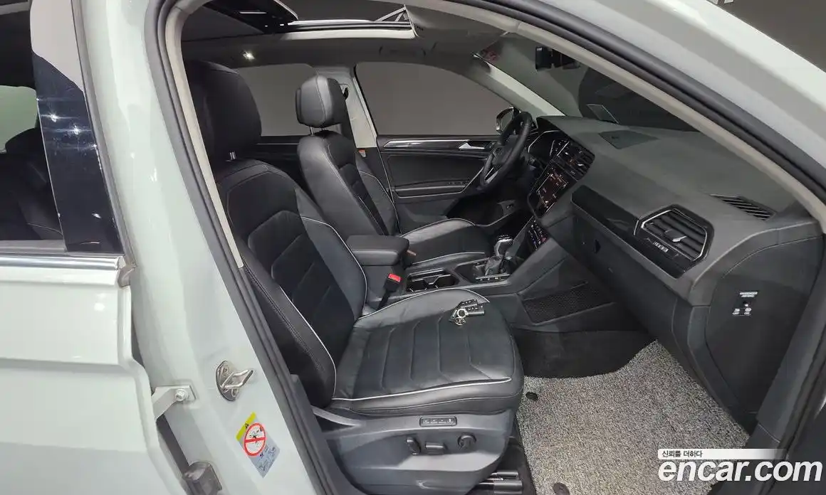 Volkswagen Tiguan 2022 2.0 Автомат в Москве № 232152, фото 4