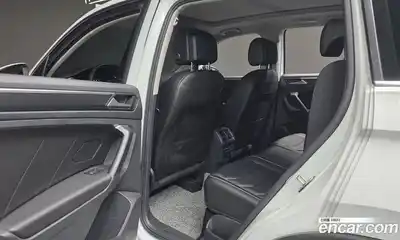 Volkswagen Tiguan 2022 2.0 Автомат в Москве № 232152, миниатюра 5