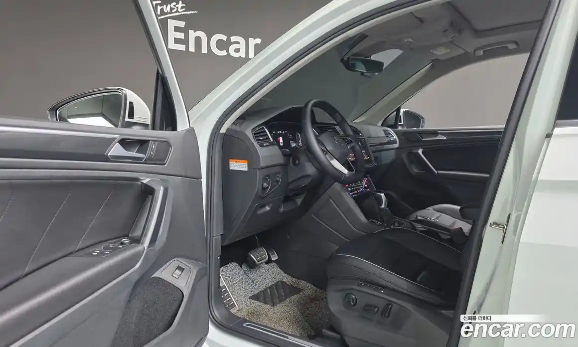 Volkswagen Tiguan 2022 2.0 Автомат в Москве № 232152, фото 10