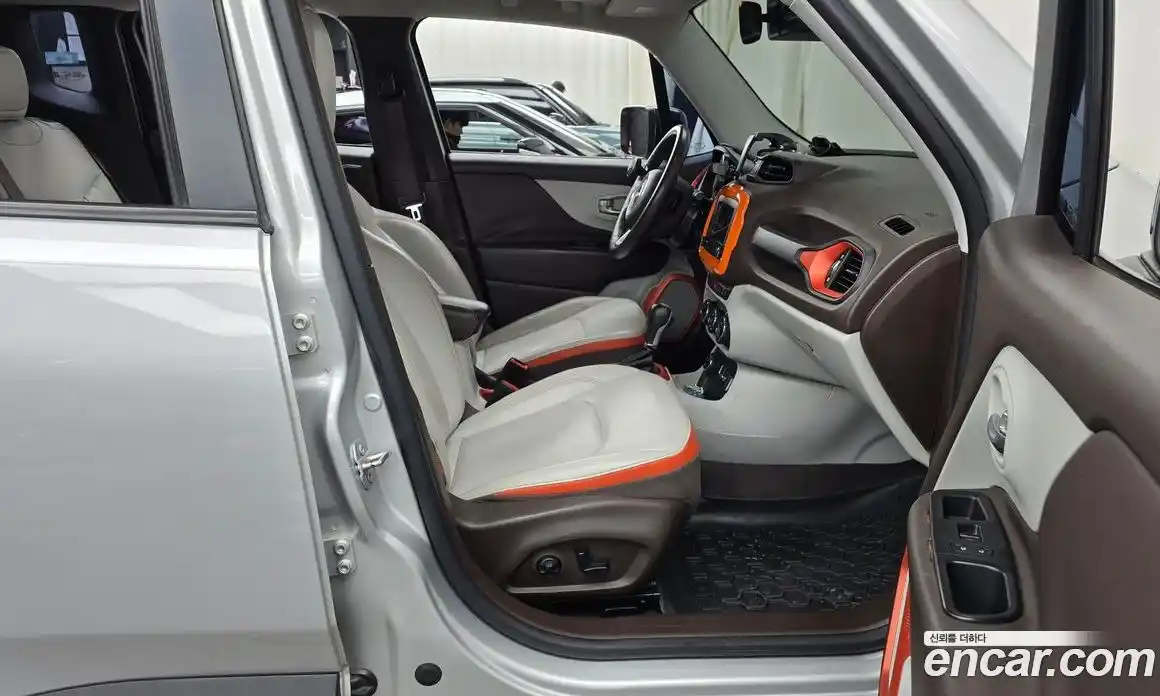 Jeep Renegade 2016 2.0 Автомат в Москве № 232672, фото 15