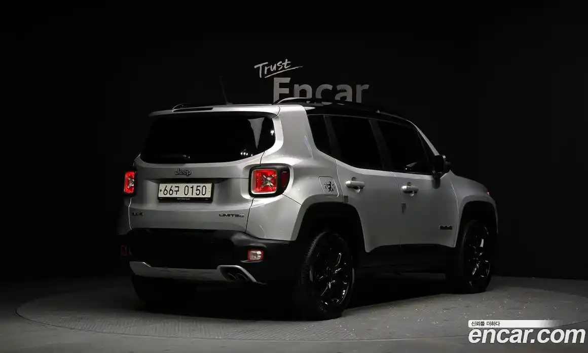 Jeep Renegade 2016 2.0 Автомат в Москве № 232672, фото 4