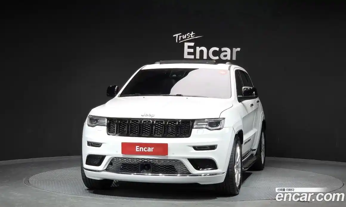 Jeep Cherokee 2018 3.0 Автомат в Москве № 232682, фото 17