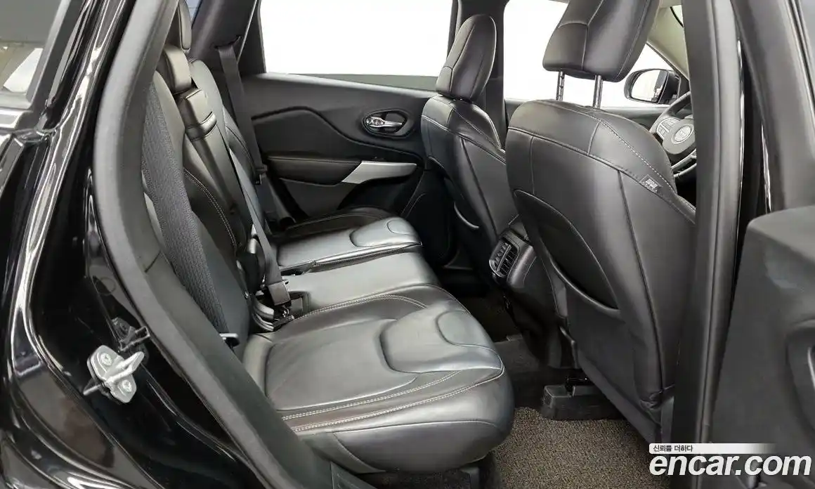 Jeep Cherokee 2018 2.4 Автомат в Москве № 232719, фото 12