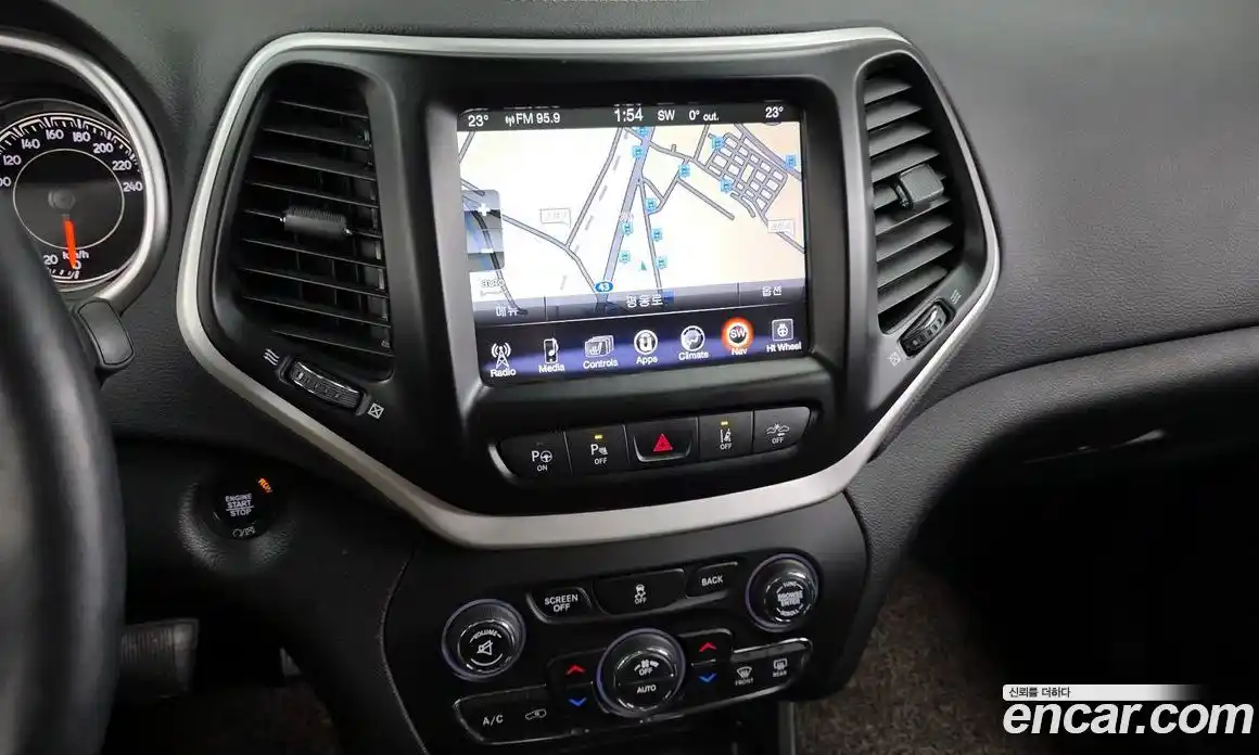 Jeep Cherokee 2018 2.4 Автомат в Москве № 232719, фото 14