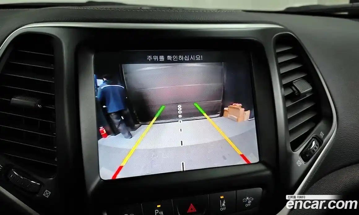 Jeep Cherokee 2018 2.4 Автомат в Москве № 232719, фото 15