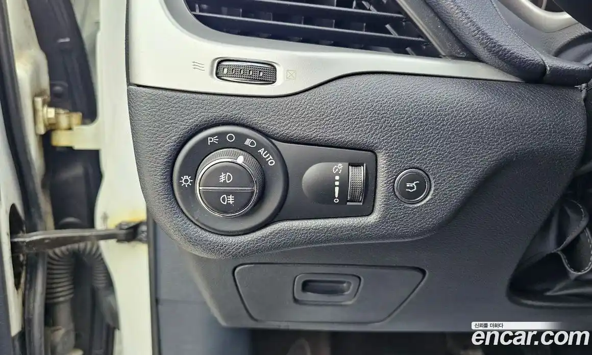 Jeep Cherokee 2016 2.2 Автомат в Москве № 232726, фото 11