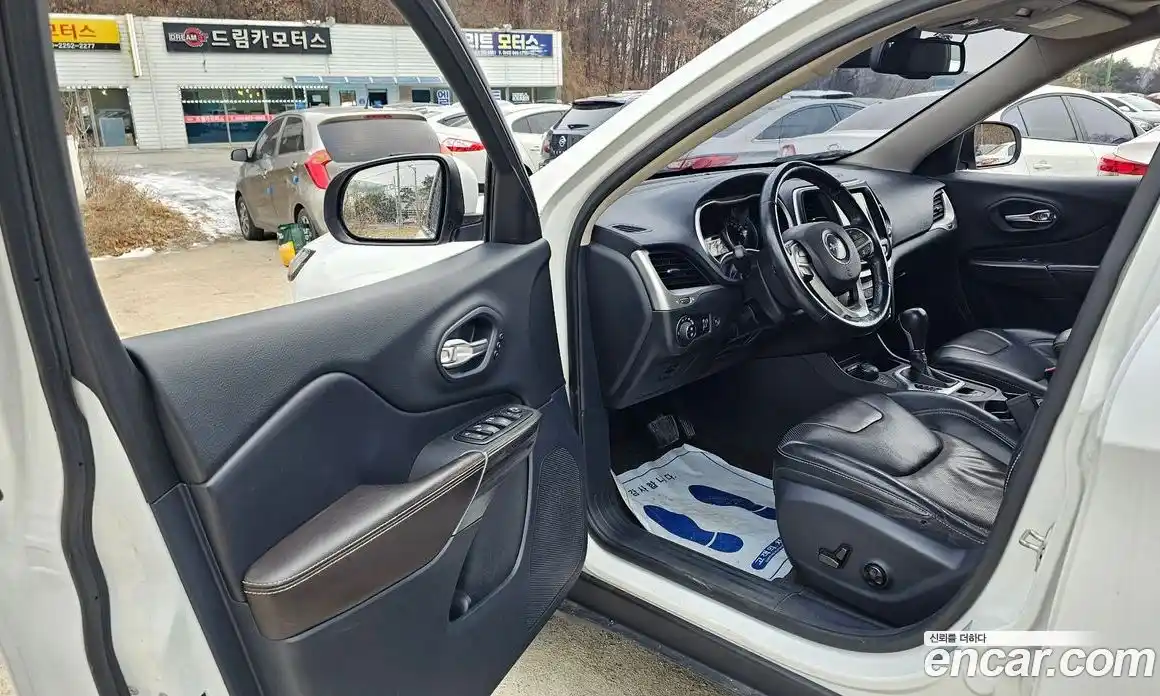 Jeep Cherokee 2016 2.2 Автомат в Москве № 232726, фото 18