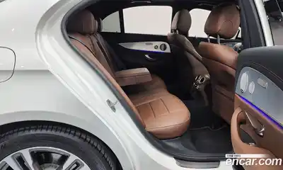 Mercedes-Benz E-Class 2021 2.0 Автомат в Москве № 239107, миниатюра 4