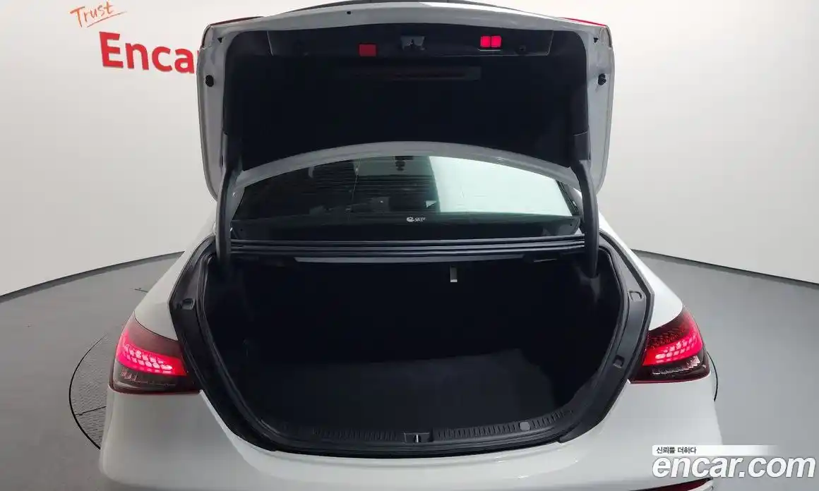 Mercedes-Benz E-Class 2021 2.0 Автомат в Москве № 239107, фото 8