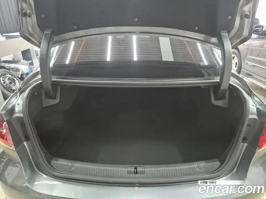 Renault SM6 2023 2.0 Автомат в Москве № 242349, фото 17