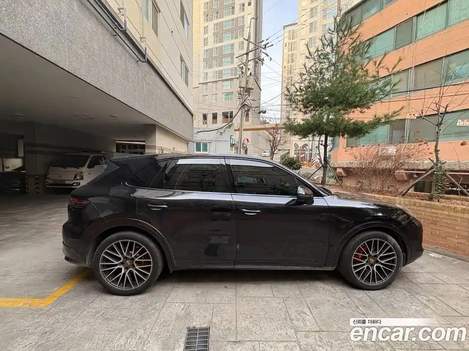 Porsche Cayenne 2019 3.0 Автомат в Москве № 296755, фото 9