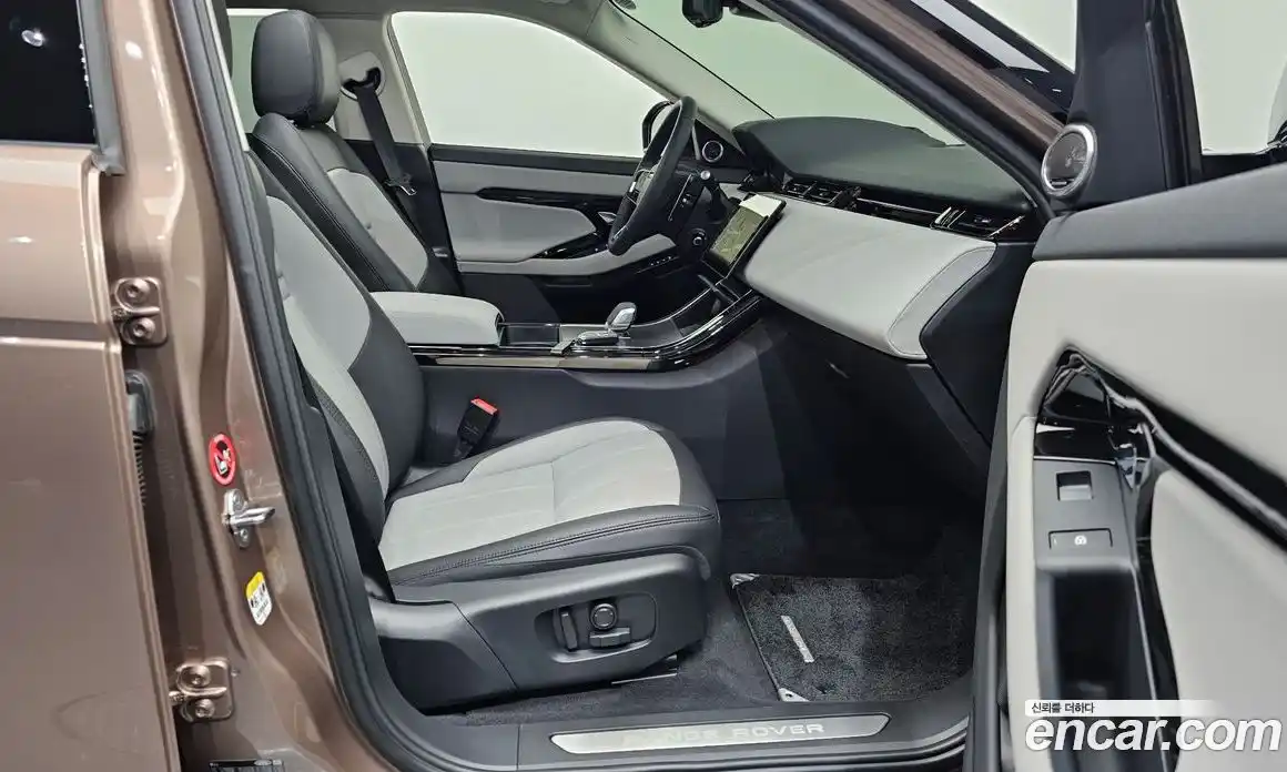 Land Rover Range-Rover Evoque 2025 2.0 Автомат в Москве № 297920, фото 13